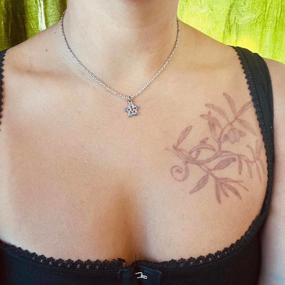 Y2k flower choker
